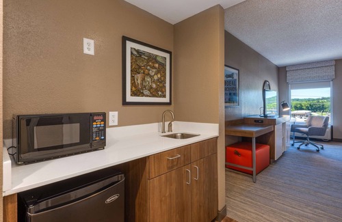 Wilkesboro Hotel | Top Rated Hampton Inn Wilkesboro with Pool & Restaurant