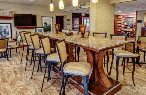 Winchester Hotel | Comfortable Hampton Inn Winchester KY with Pool & Family Amenities