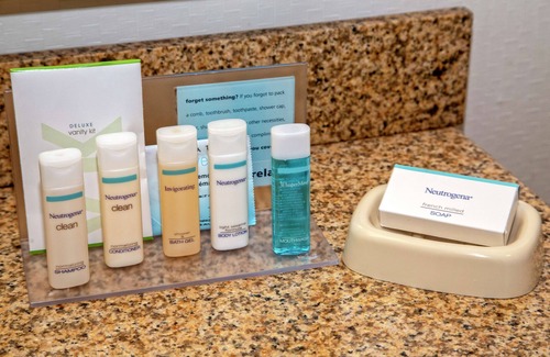 Winchester Hotel | Welcoming Stay at Hampton Inn Winchester with Pool & Dining
