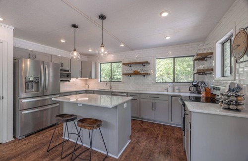 Wright City Ski Chalet | Escape to Hampton's Hideaway with Oceanfront Views!