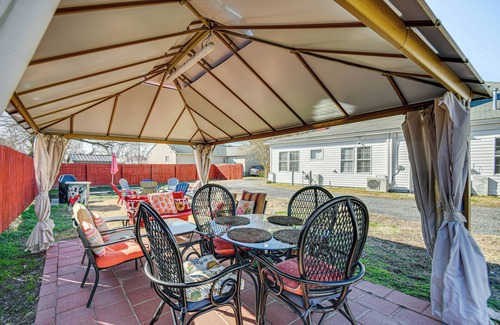 Hampton Cottage | Hampton Sanctuary: Oceanfront with Fire Pit & Fenced Yard