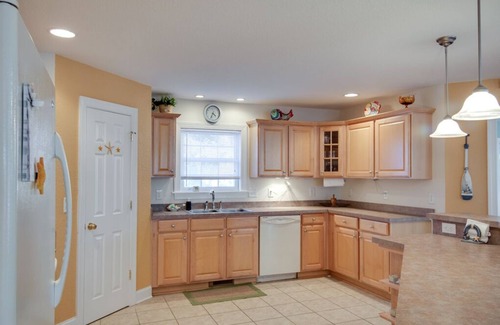 Corolla Light House | Discover Hampton Street Retreat: Pool, Game Room & More!