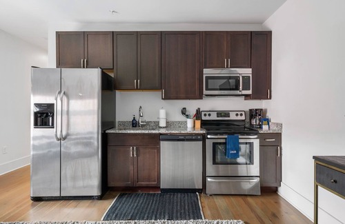 Downtown Charleston Apartment | Premium Hampton Suite | Perfectly Placed on King Street!