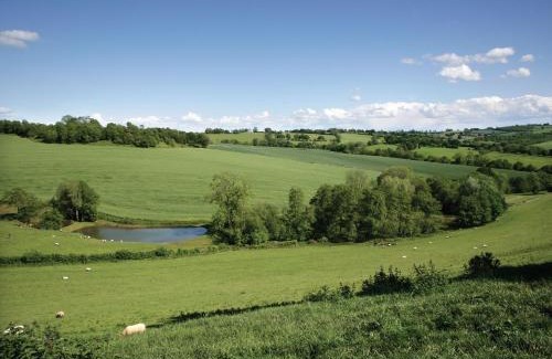 Docklow House | Pet-Friendly Retreat at Hampton Wafre Cottage Awaits You