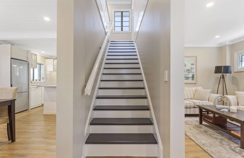 Deception Bay House | Cozy Retreat at Hamptons at The Bay with Ocean Views