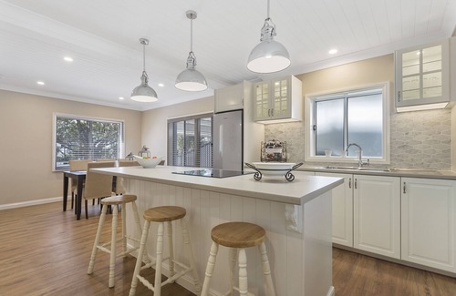 Deception Bay House | Cozy Retreat at Hamptons at The Bay with Ocean Views