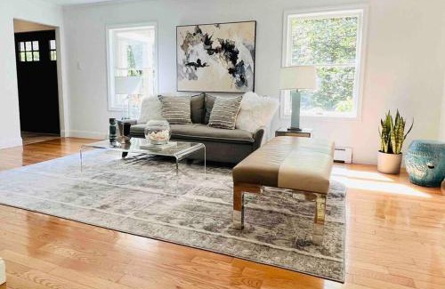 Hampton Bays House | Hamptons Escape: Oceanfront Access to Beaches & Wineries