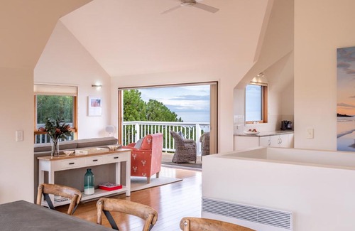 Coles Bay House | Serene Hamptons Hideaway with Private Beach & Ocean Views