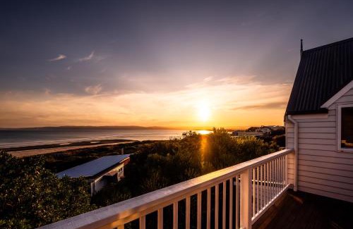 Coles Bay House | Serene Hamptons Hideaway with Private Beach & Ocean Views