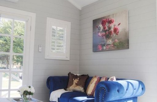 Rye House | Cozy Hamptons In Rye Blue Cottage Near Hot Springs