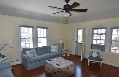 East Atlantic Beach House | Seaside Escape: 4-Bedroom House Near Long Beach Ocean