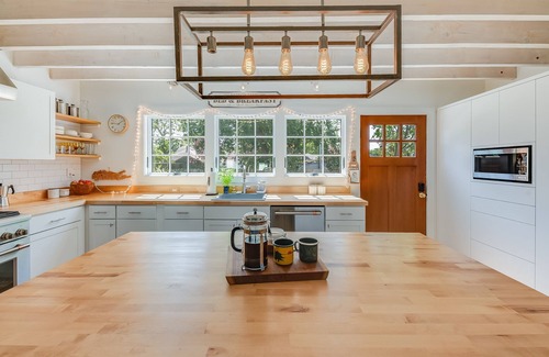 Patchogue House | Oceanfront Hamptons Style Cottage - Rated 10/10 by Guests