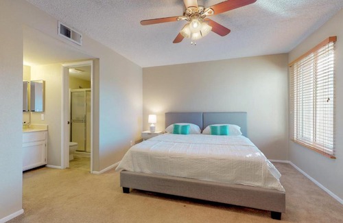 Mesa Hotel | Welcoming Hamptons Villa: Family-Friendly & Accessible Stay