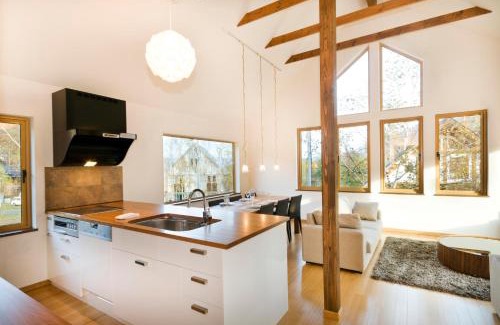 Hirafu House | Family-Friendly Retreat at Hana & Jo: Rated 9.2/10