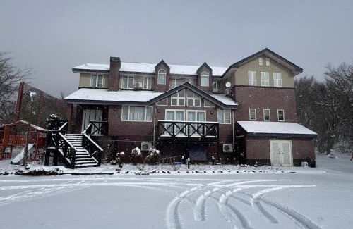 Nasu House | Hana No Paradise: Family-Friendly Stay with Hot Tub Access