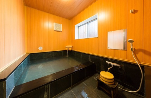 Kusatsu Onsen House | Discover Hanaingen: Top-Rated Stay with Hot Tub & Dining