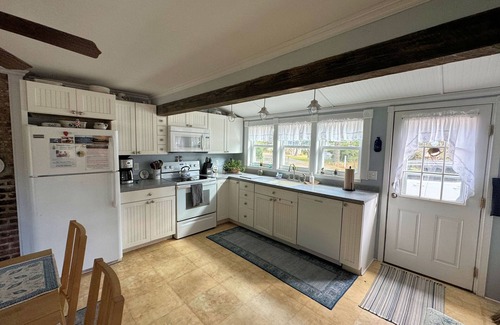 Deep Hole House | Guest Rated 10/10: Hancock House - Family Home Near Town