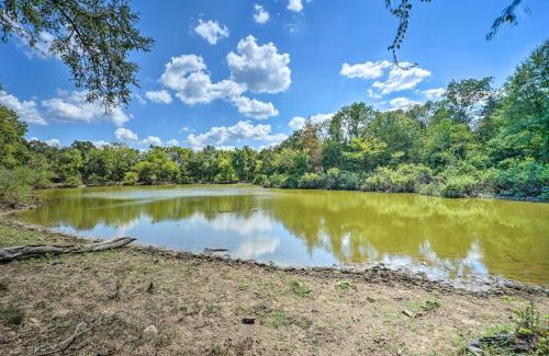 Nashoba Apartment | Pet-Friendly Black Fork Cabin 2 with Cozy Fire Pit