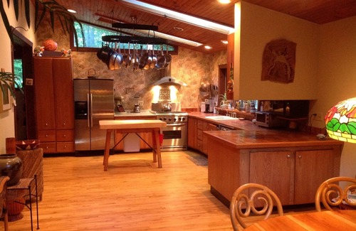 Shandaken House | Exquisite Elegance Near PHOENICIA with Pool & Family Amenities