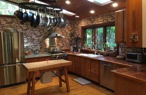 Shandaken House | Exquisite Elegance Near PHOENICIA with Pool & Family Amenities