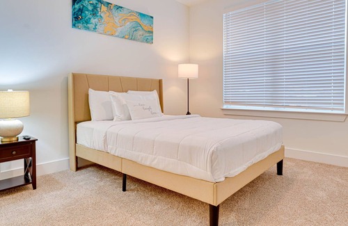 Lawrenceville Apartment | Handicap Accessible Retreat with Pool and Spa Amenities