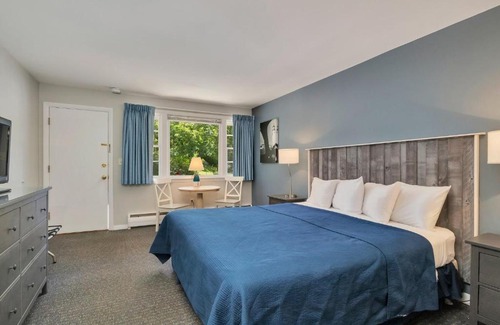 South Harwich Hotel | Relax at Handkerchief Shoals Inn with Oceanfront Amenities