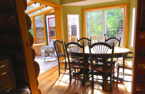 Otter Point House | Exceptional Stay at Handsome Dan's with Pet-Friendly Amenities