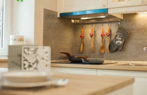Zagreb Apartment | Guest Rated: Handsome Maksimir Apartment with Breakfast & Kitchen