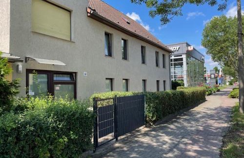 Ortslage Trotha Apartment | Comfortable Appartement "Daniel" with Free Parking Space