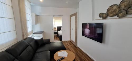 Darmstadt Apartment | Cozy Handwerkerwohnung: Guest Rated & Pet Friendly Stay