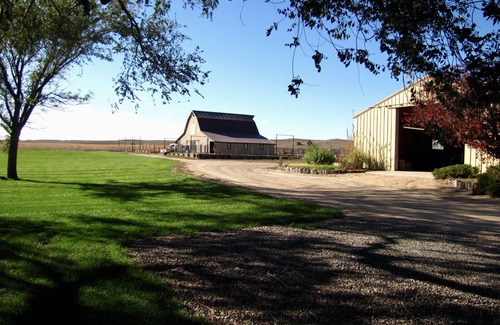 Lincoln County House | Family-Friendly Hanging H Lodge with Pool in Sutherland, NE