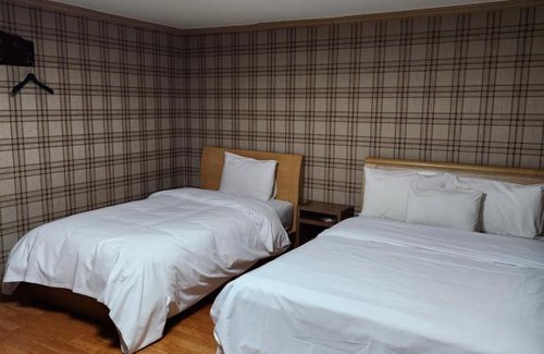 Seo-gu Hotel | Comfortable Hani Motel: Enjoy Breakfast and Hot Tub Access