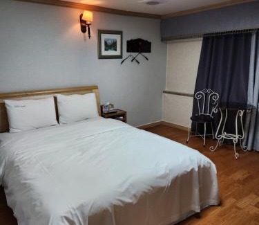 Seo-gu Hotel | Comfortable Hani Motel: Enjoy Breakfast and Hot Tub Access
