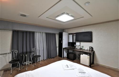Seo-gu Hotel | Comfortable Hani Motel: Enjoy Breakfast and Hot Tub Access