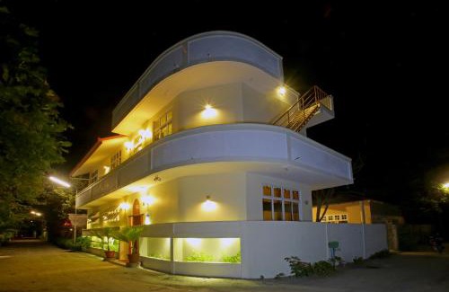 Dharavandhoo House | Unforgettable Stays at Hanifaru Transit Inn - 9.7/10 Rating