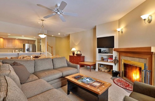 Ludlow Apartment | Perfect Ski-In/Ski-Out Solitude Condo with Hot Tub