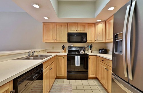 Ludlow Apartment | Perfect Ski-In/Ski-Out Solitude Condo with Hot Tub
