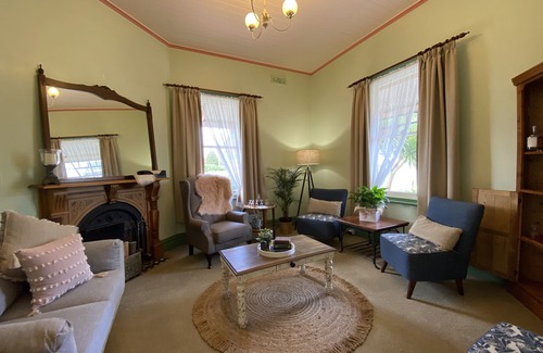 Stanley House | Exceptional Hanlon Guest House: 4-Star Comfort & Breakfast