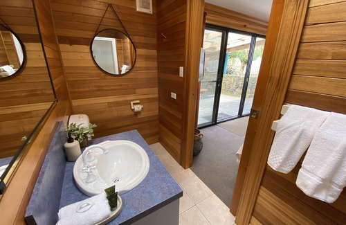 Stanley House | Exceptional Hanlon Guest House: 4-Star Comfort & Breakfast
