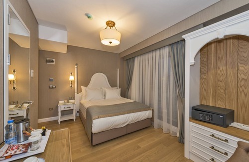 Topkapi Hotel | Discover Hanna Hotel: Family-Friendly with Great Amenities