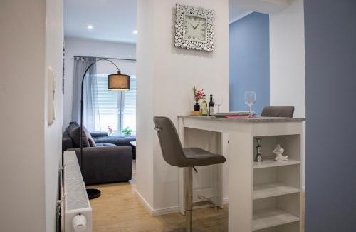 Wolfsburg Apartment | Stylish Design Apartment Iris with Fitness & High-Speed Wi-Fi