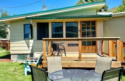 Darby House | Indulge at Hannon House: Guest Rated 9.8 with Spa & Pool