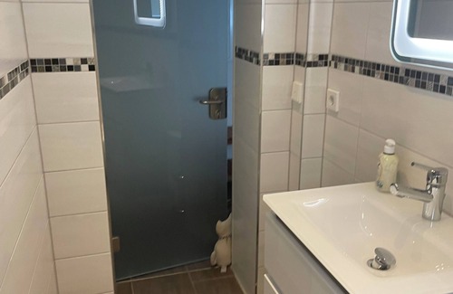 Vahrenwald Apartment | Hannover-Home: Family-Friendly Stay with Breakfast Included