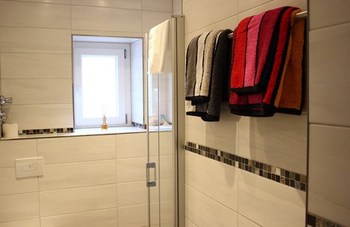 Vahrenwald Apartment | Hannover-Home: Family-Friendly Stay with Breakfast Included