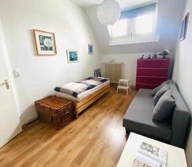 Vahrenwald Apartment | Cozy Hannover List 2-Bedroom Retreat for Families & Pets
