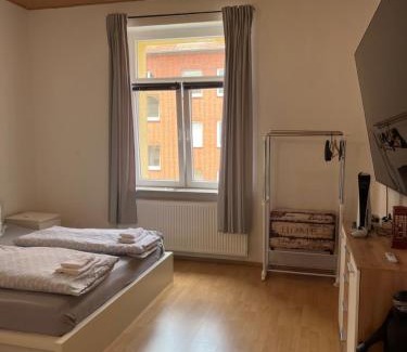 Region Hannover District Apartment | Pet and Child Friendly Hannover Messe Apartment Retreat