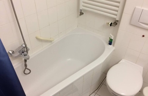 Buchholz-Kleefeld Apartment | Discover Hannover Messe Appartement: Family-Friendly Retreat