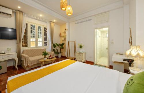 Hoan Kiem House | Cozy Hanoi Family Homestay with Spa & Breakfast Included