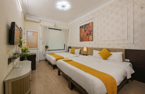 Hoan Kiem House | Cozy Hanoi Family Homestay with Spa & Breakfast Included