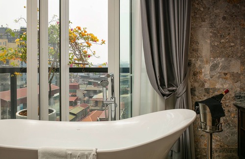 Hang Buom Hotel | Discover Hanoi La Mejor Hotel & Sky Bar: 4-Star Gem